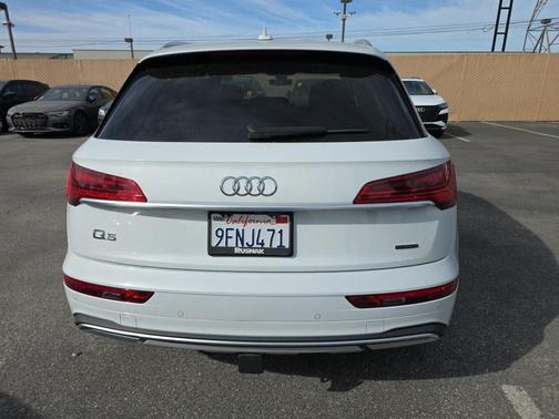 2023 Audi Q5 40 Premium Plus