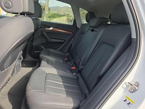 2023 Audi Q5 40 Premium Plus