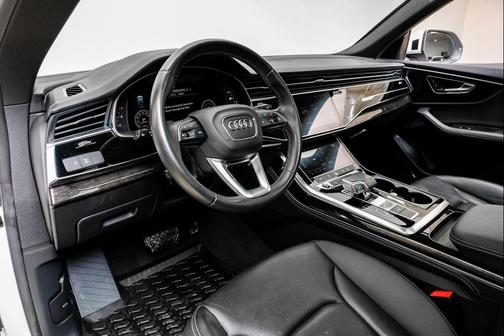 2023 Audi Q8 55 Premium Plus