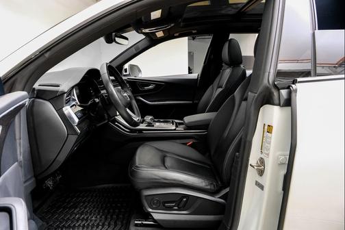2023 Audi Q8 55 Premium Plus