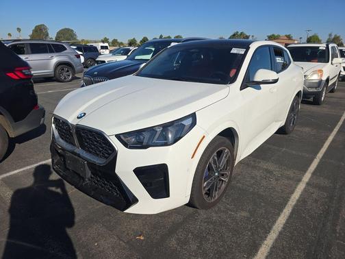 Alpine White 2025 BMW X2 xDrive28i