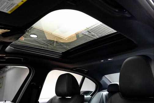 2024 BMW 330 i