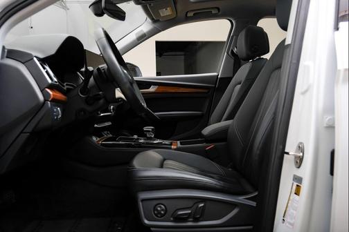 White 2023 Audi Q5 45 S line Premium Plus