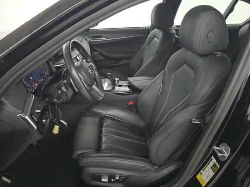 2022 BMW 530 i