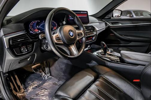 2022 BMW 530 i