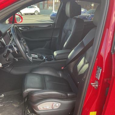 2023 Porsche Macan T