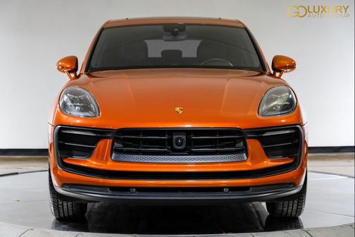 2023 Porsche Macan T