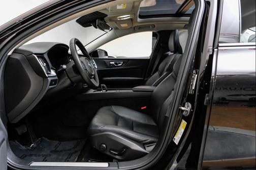 2024 Volvo S60 B5 Core Dark Theme