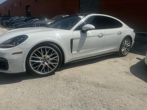 2023 Porsche Panamera Base