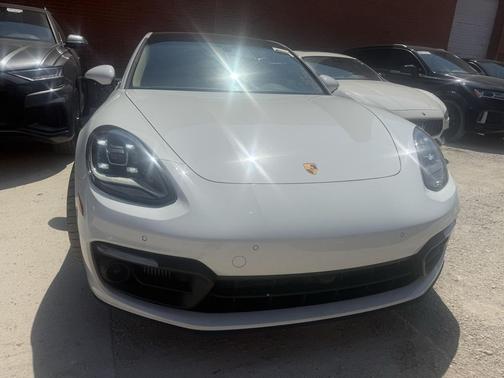 2023 Porsche Panamera Base