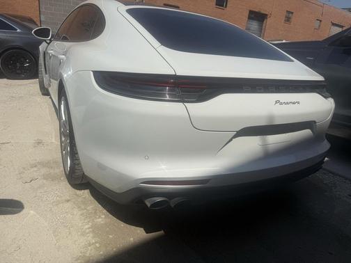 2023 Porsche Panamera Base