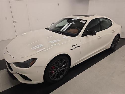 2022 Maserati Ghibli Modena