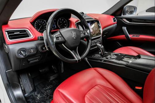 2022 Maserati Ghibli Modena Q4