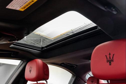 2022 Maserati Ghibli Modena Q4