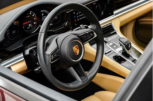 2023 Porsche Panamera 4