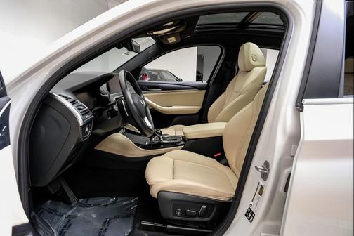 2025 BMW X4 xDrive30i