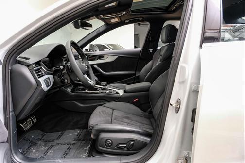 2024 Audi A4 45 S line Premium Plus