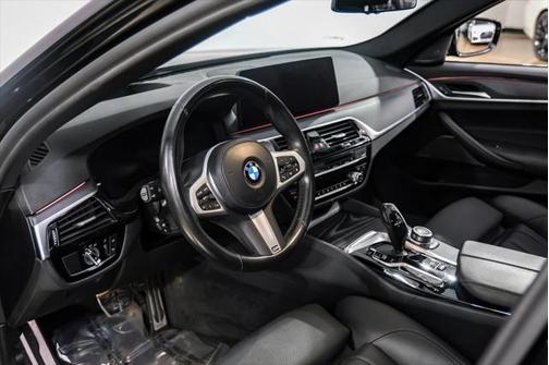 2022 BMW 530 i