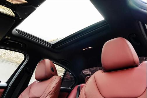 2023 BMW 330 330i