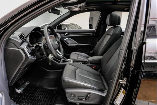 2022 Audi Q3 45 S line Premium
