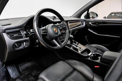 2023 Porsche Macan T