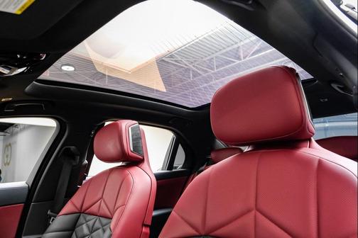 2023 BMW 740 i