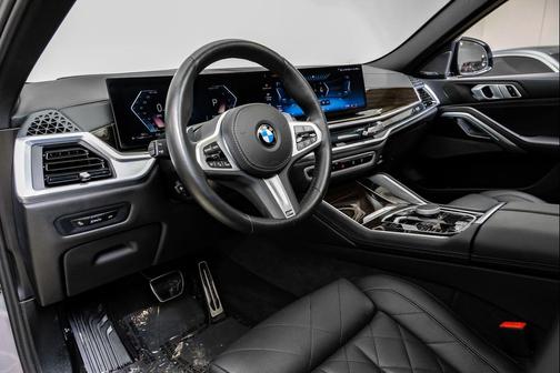 2025 BMW X6 xDrive40i