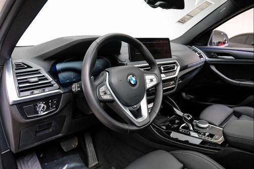 2025 BMW X4 xDrive30i