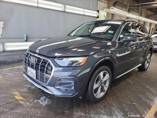 2022 Audi Q5 40 Premium Plus