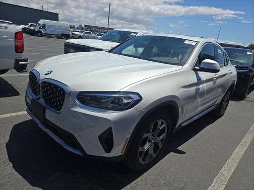 2024 BMW X4 xDrive30i