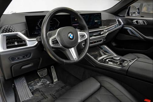 Gray Metallic 2025 BMW X6 xDrive40i