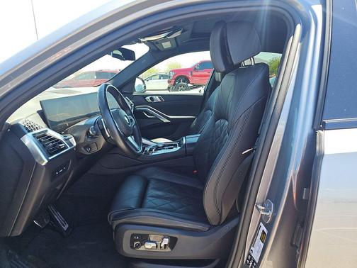 Gray Metallic 2025 BMW X6 xDrive40i