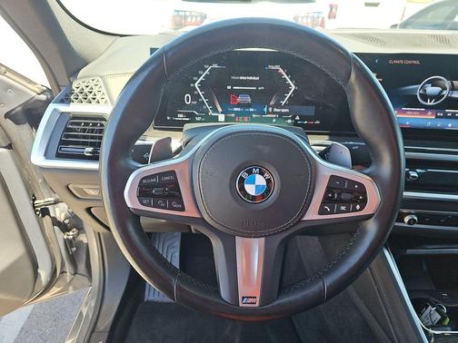 Gray Metallic 2025 BMW X6 xDrive40i