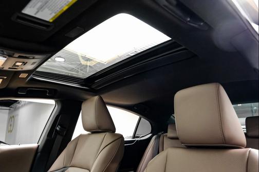 2024 Lexus ES 250 Base