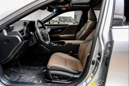 2024 Lexus ES 250 Base