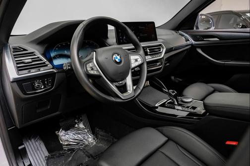 2025 BMW X4 xDrive30i
