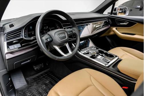 2023 Audi Q7 55 Premium Plus