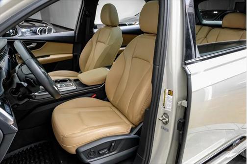 2023 Audi Q7 55 Premium Plus