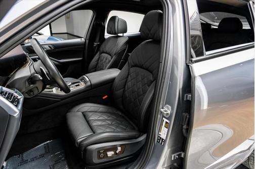 2025 BMW X6 xDrive40i