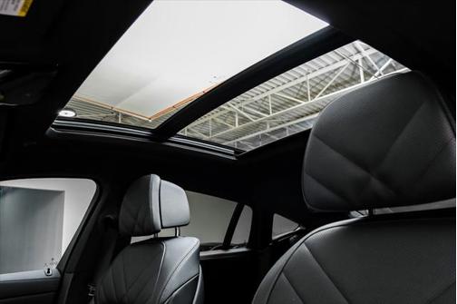 2025 BMW X6 xDrive40i