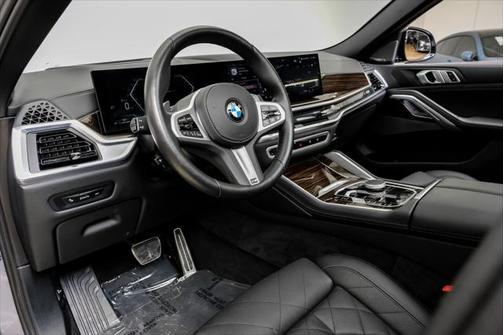 2025 BMW X6 xDrive40i