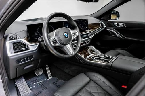 2025 BMW X6 xDrive40i