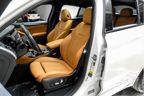 2023 BMW X4 xDrive30i