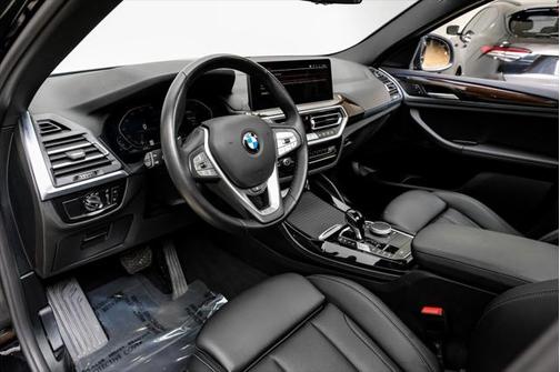 2024 BMW X4 xDrive30i
