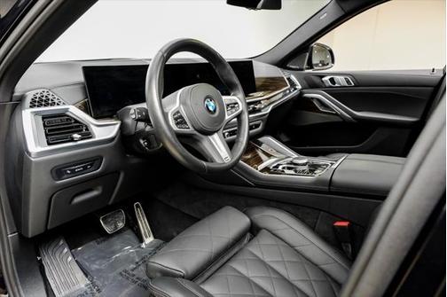 2025 BMW X6 xDrive40i