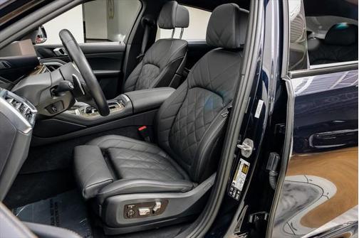 2025 BMW X6 xDrive40i