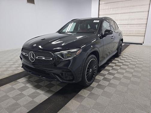 Black 2024 Mercedes-Benz GLC 300 Base
