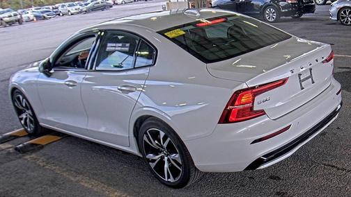 2024 Volvo S60 B5 Core Dark Theme