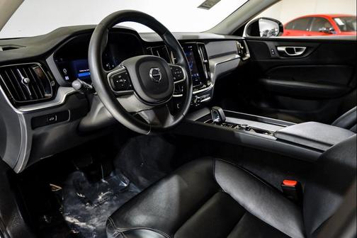 2024 Volvo S60 B5 Core Dark Theme