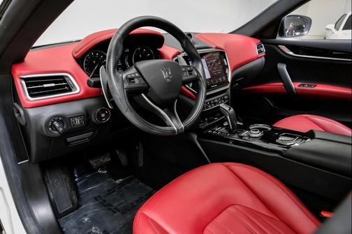 2022 Maserati Ghibli Modena